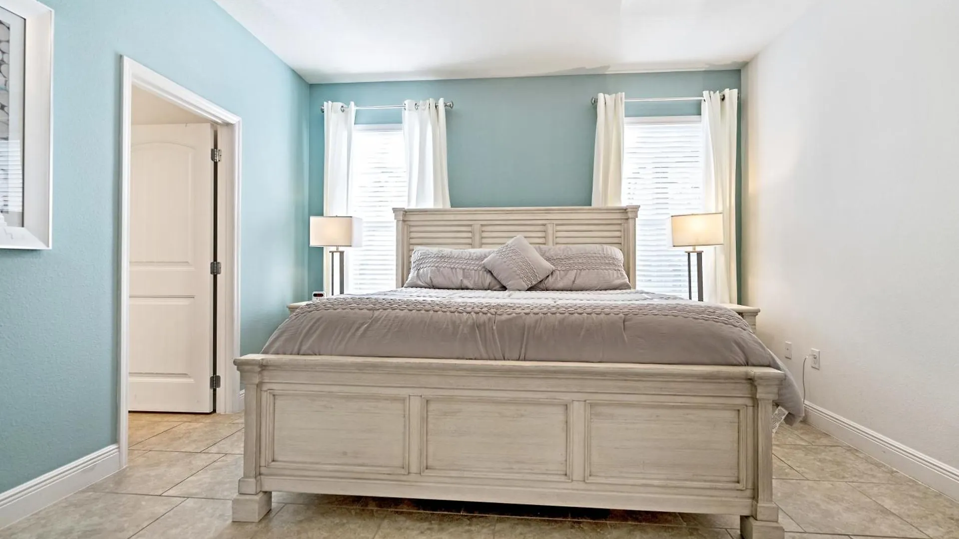 Sky Blue Peaceful Villa With Pool Near Disney Davenport